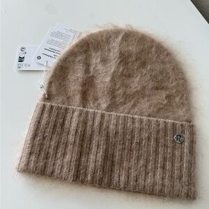 Lululemon Fuzzy Cashmere Beanie O/S Camel NWT $78